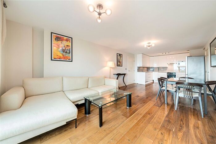 2 Bedroom Flat For Sale In Admiral House, St George Wharf, SW8