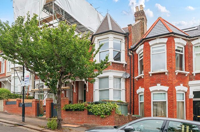 2 Bedroom Flat To Rent In Allison Road, London, N8