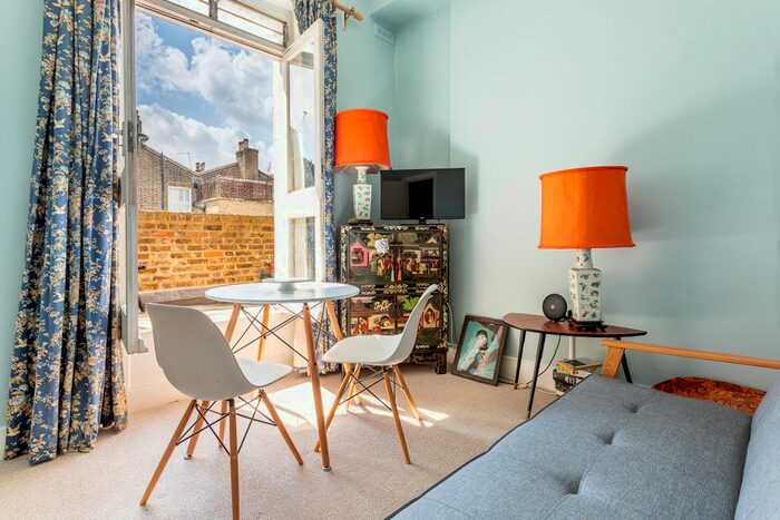 2 Bedroom Flat To Rent In St. Charles Square, London, W10