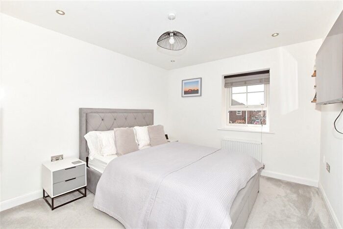 2 Bedroom Property For Sale In Blandings Way, Emsworth, Hampshire, PO10