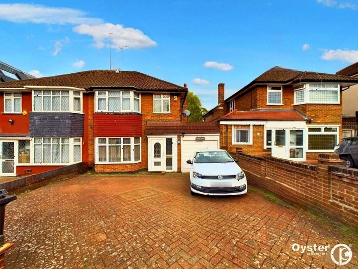 3 Bedroom Semi-Detached House To Rent In Lower Kenwood Avenue, Enfield, EN2