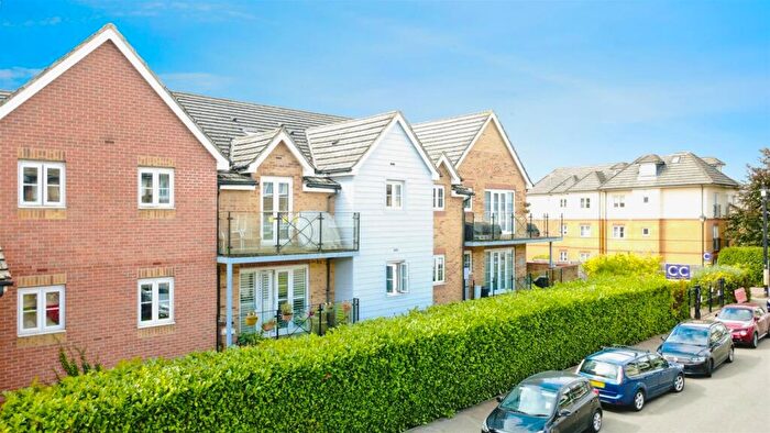 2 Bedroom Apartment For Sale In Willow Court, Ebberns Road, Apsley, HP3