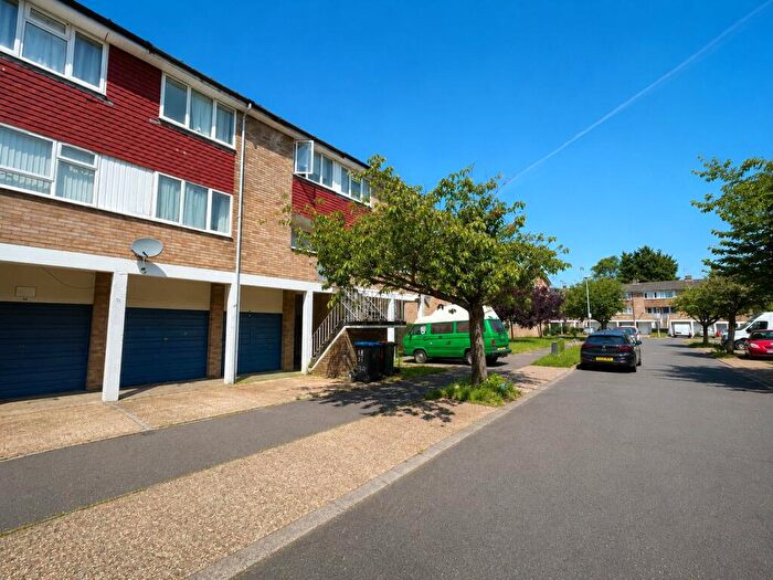 5 Bedroom Semi-Detached House To Rent In Breaks Road, Hatfield, Hertfordshire, AL10