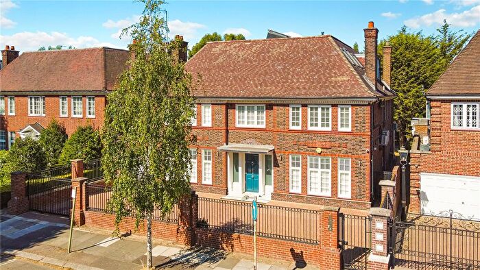 7 Bedroom Detached House For Sale In Hocroft Road, Hampstead, London, NW2