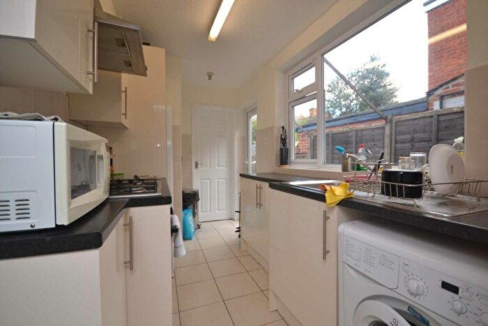 3 Bedroom Terraced House To Rent In Foxhill Road, Reading, RG1
