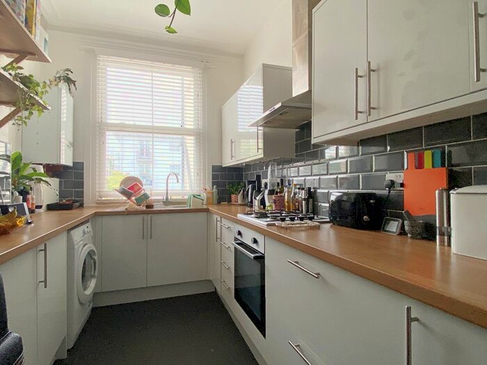 1 Bedroom Flat To Rent In Queens Park Road, Brighton, BN2