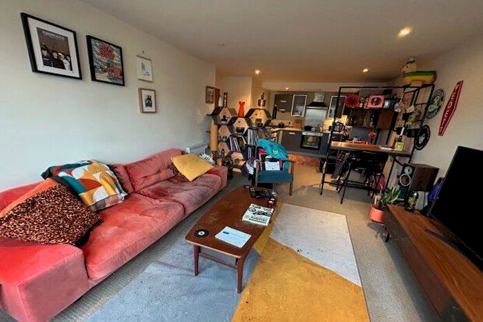 2 Bedroom Flat To Rent In Hall Street, Birmingham, B18