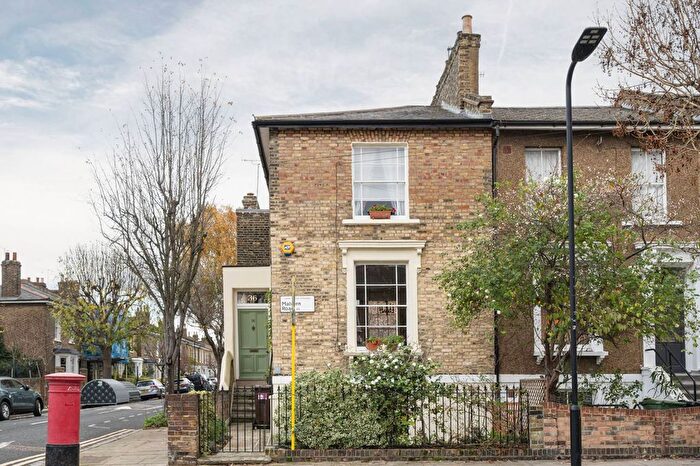 4 Bedroom Property For Sale In Malvern Road, Hackney, London, E8