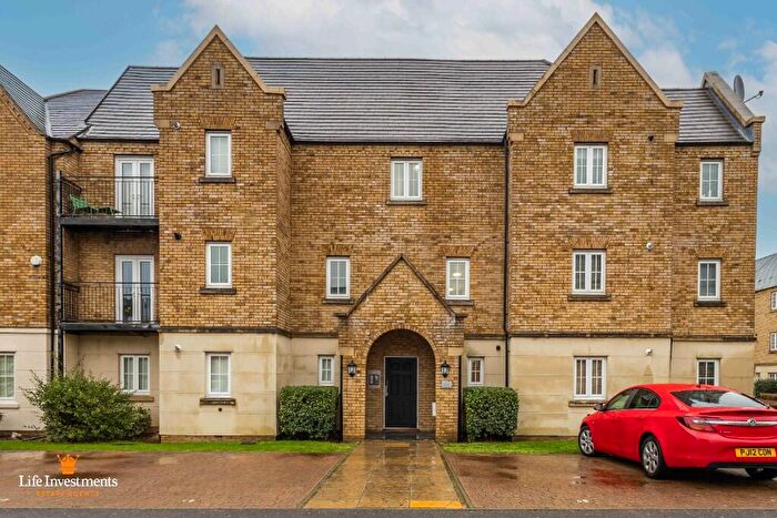 2 Bedroom Flat For Sale In Nightingale Gardens, Rugby, Warwickshire, CV23