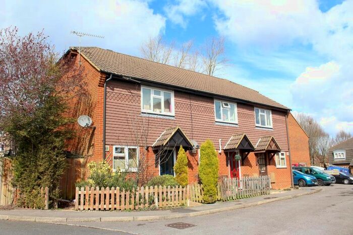 2 Bedroom End Of Terrace House To Rent In The Chantrys, Farnham, GU9