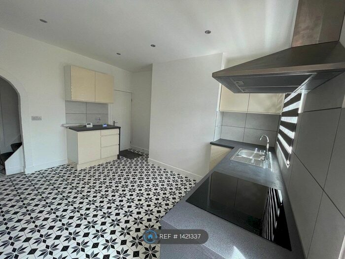 3 Bedroom Terraced House To Rent In Athelstane Road, Conisbrough, Doncaster, DN12