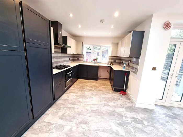 5 Bedroom Bungalow To Rent In Purland Close, Dagenham, Greater London, As, RM8