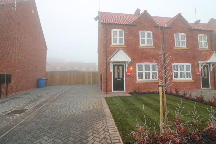 3 Bedroom Semi-Detached House To Rent In Holmes Croft, Hessle, HU13