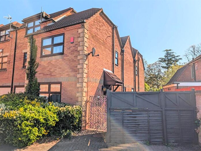 2 Bedroom End Of Terrace House For Sale In Ferndale Court, Coleshill, B46