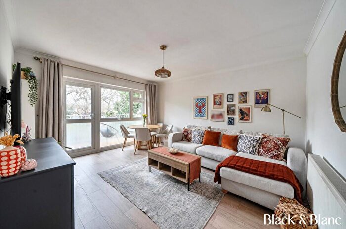 1 Bedroom Apartment For Sale In Copers Cope Road, Beckenham, BR3