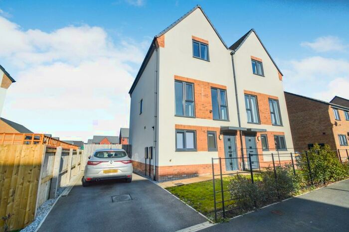 3 Bedroom Semi-Detached House To Rent In Pioneer Way, Kingswood, Hull, Yorkshire, HU7