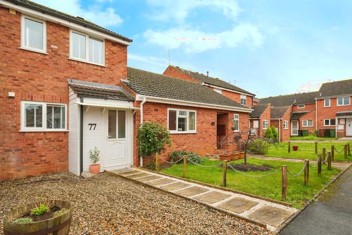 2 Bedroom Detached House For Sale In Forest Gate, Evesham, Worcestershire, WR11