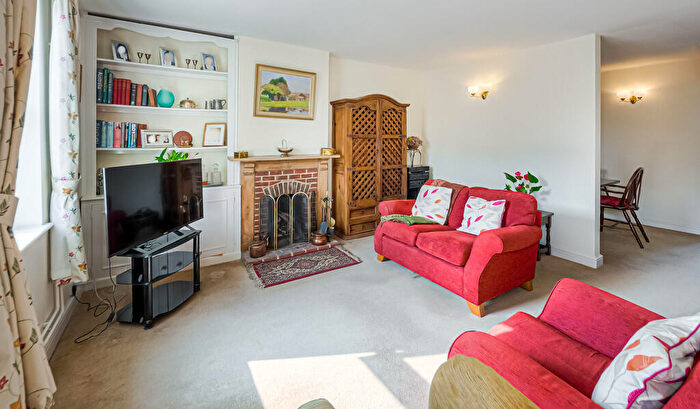2 Bedroom Cottage For Sale In Mill Cottages, Yapton Road, PO22