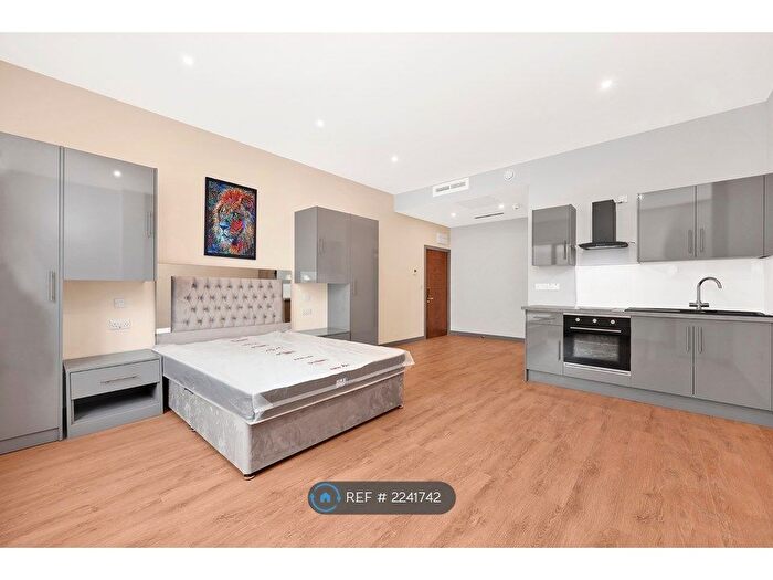 Studio To Rent In Cranbrook Road, Ilford, IG1