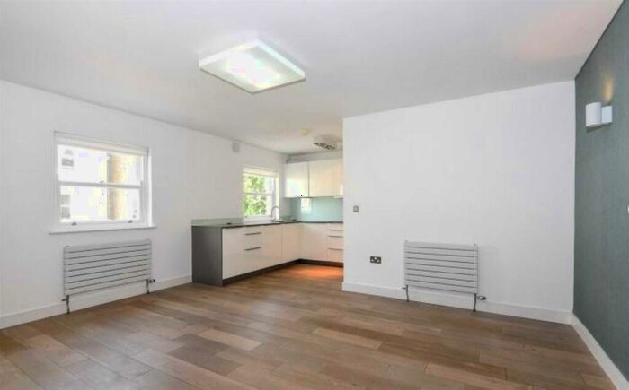 3 Bedroom Flat To Rent In Lancaster Grove, Belsize Park, NW3