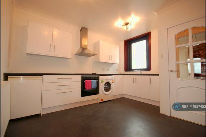 2 Bedroom Flat To Rent In Buckhaven, Leven, KY8