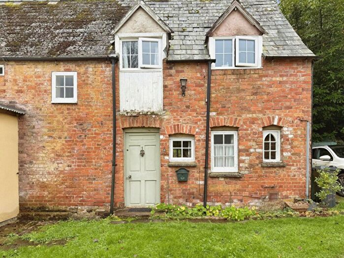 2 Bedroom Cottage To Rent In Springhill, Eastington, GL10