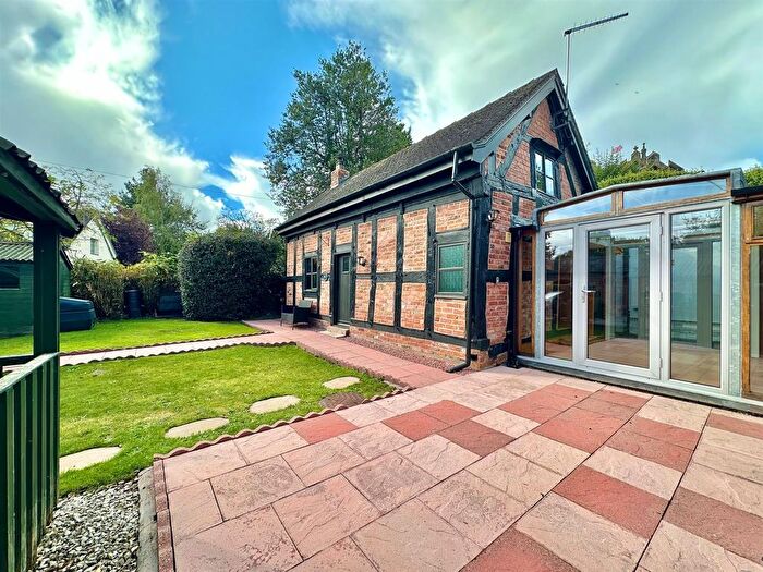 2 Bedroom Cottage For Sale In Nantwich Road, Wrenbury, Cheshire, CW5