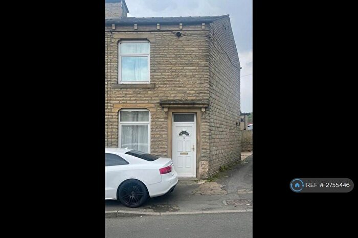 2 Bedroom End Of Terrace House To Rent In James St, Elland, HX5