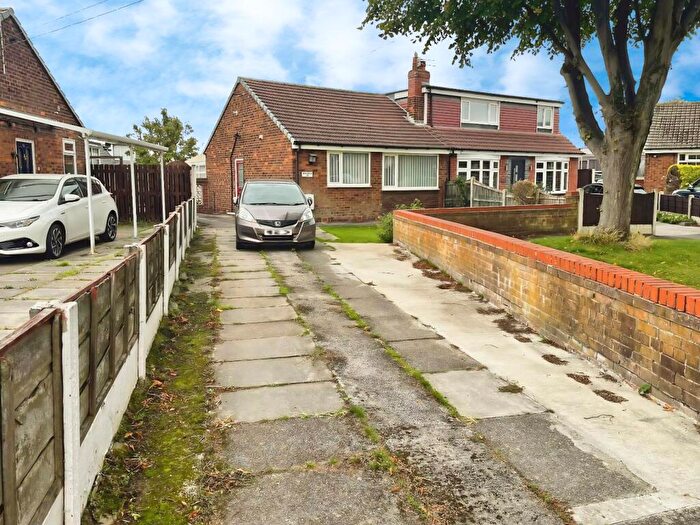 2 Bedroom Bungalow For Sale In Haweswater Close, Denton, Manchester, Greater Manchester, M34
