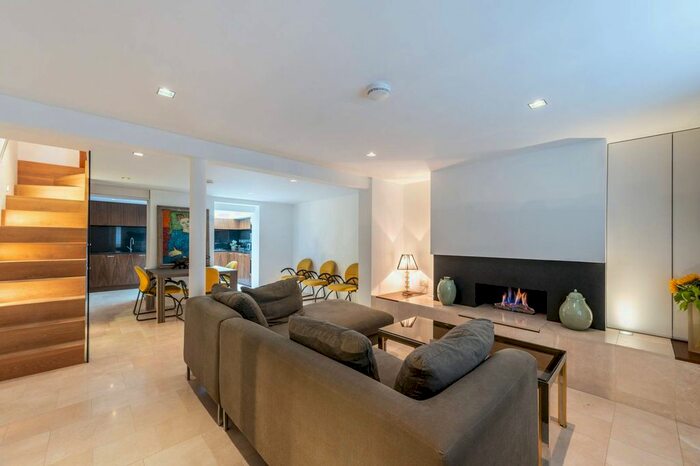3 Bedroom Property To Rent In Pelham Street, South Kensington, London, SW7