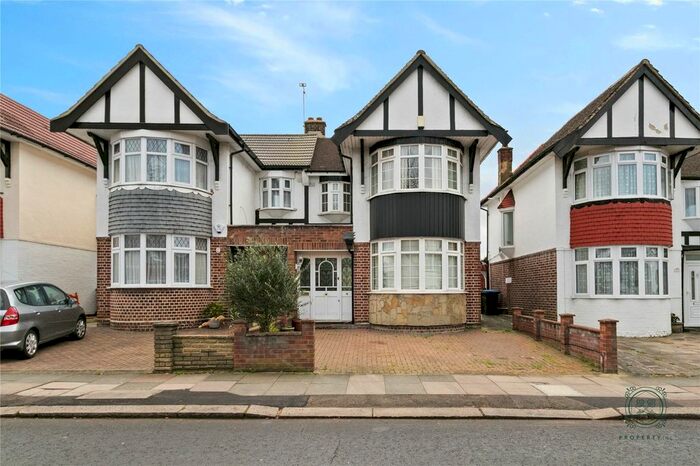 4 Bedroom Semi-Detached House To Rent In Pasteur Gardens, London N18