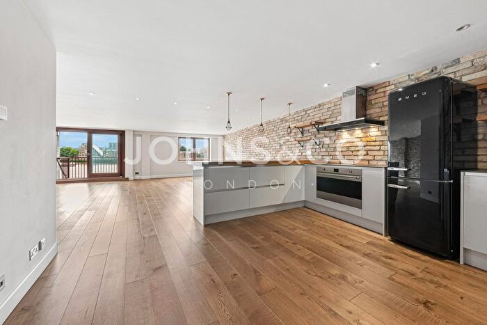 2 Bedroom Flat To Rent In Wapping High Street, London, E1W