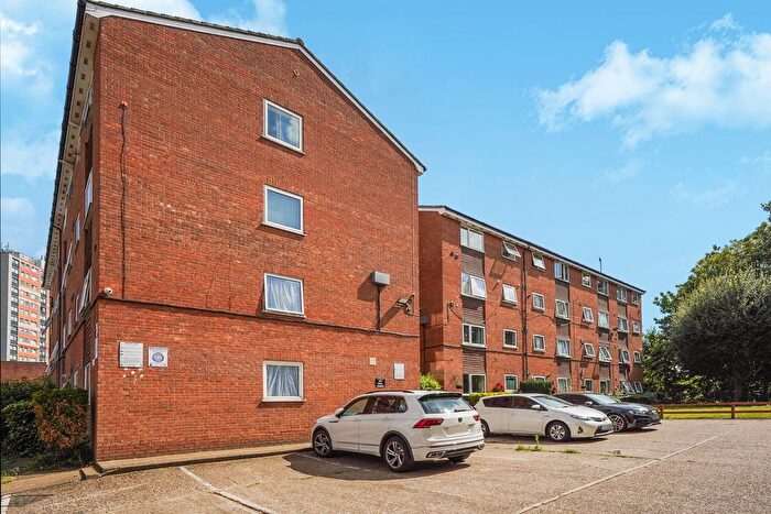 2 Bedroom Flat To Rent In Gurney Close, Barking, IG11