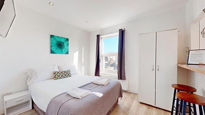 Studio To Rent In Hogarth Road, London, SW5