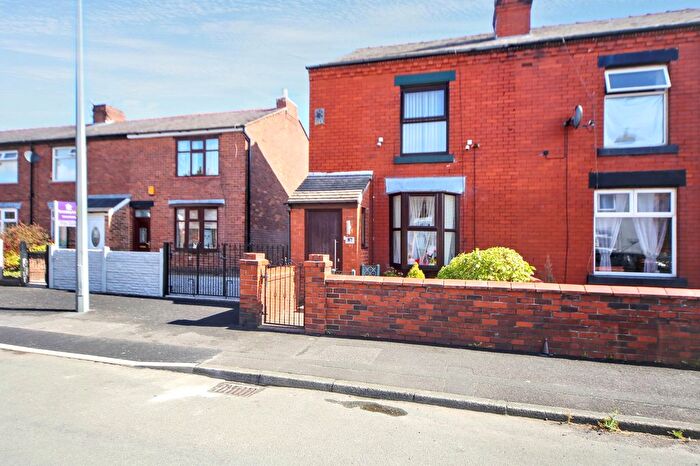 3 Bedroom End Terrace House For Sale In Scot Lane, Wigan, WN5