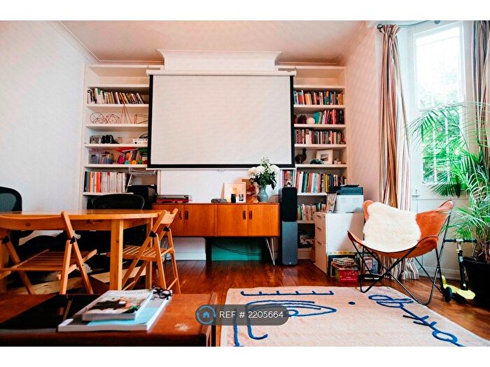 2 Bedroom Maisonette To Rent In Shore Road, London, E9