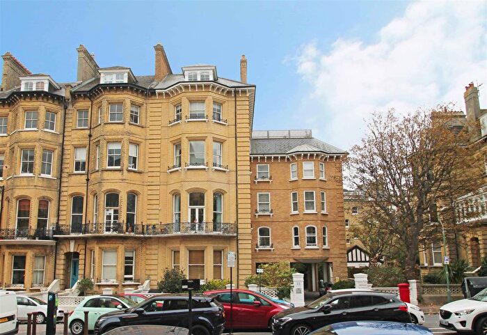 1 Bedroom Flat To Rent In First Avenue, Hove, BN3