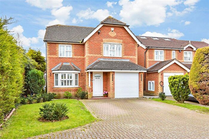 4 Bedroom Detached House For Sale In Wilks Close, Rainham, Gillingham, Kent, ME8