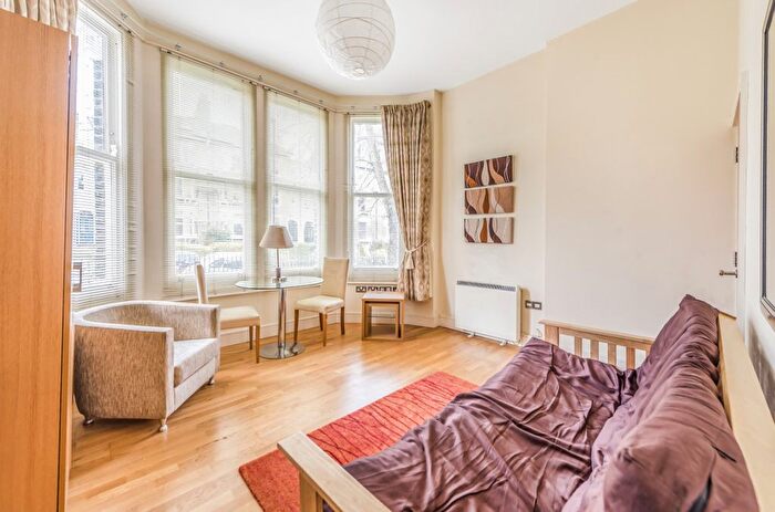 Studio To Rent In Breakspears Road, London, SE4