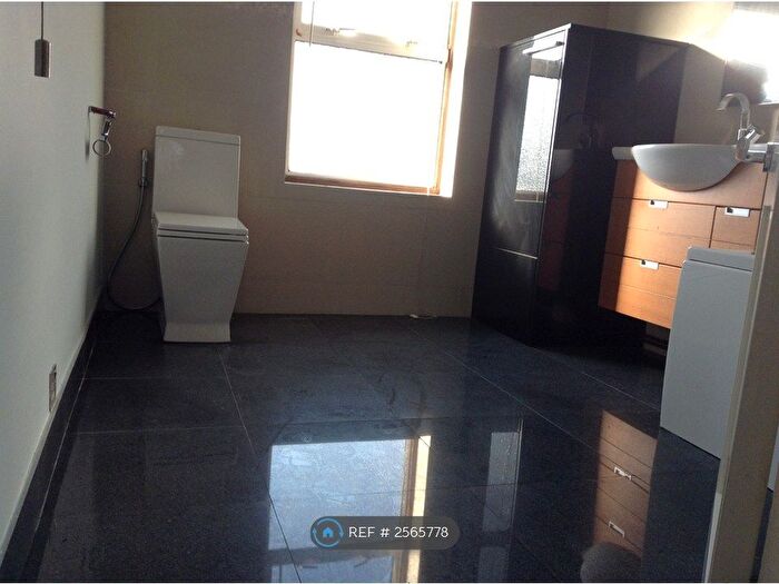 1 Bedroom Flat To Rent In Peabody Road, Farnborough, GU14