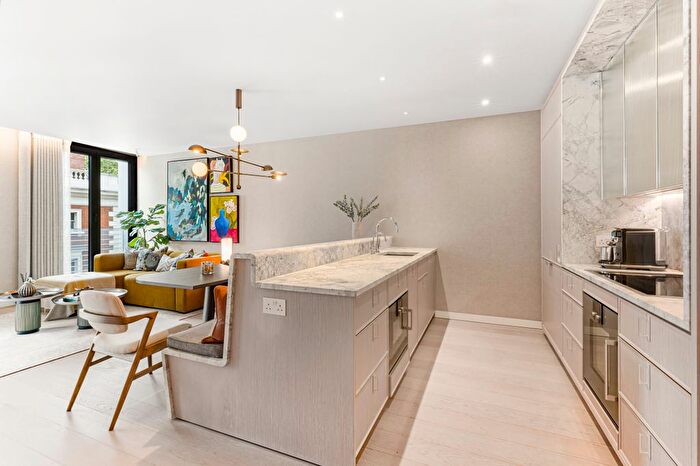 3 Bedroom Flat To Rent In Hanover Square, London, W1S