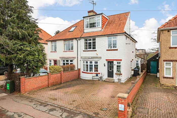 4 Bedroom Semi-Detached House For Sale In Kings Hedges Road, Cambridge, CB4