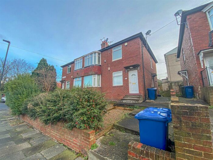 2 Bedroom Flat To Rent In Ovington Grove, Fenham, Newcastle Upon Tyne, NE5