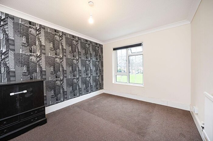 3 Bedroom End Terrace House To Rent In Rectory Square, Tower Hamlets, London, E1