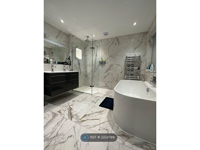 4 Bedroom Semi-Detached House To Rent In East Common, Gerrards Cross, SL9