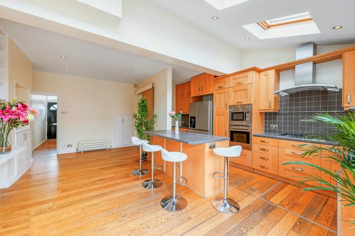 4 Bedroom End Of Terrace House To Rent In Lawrence Road, London, W5