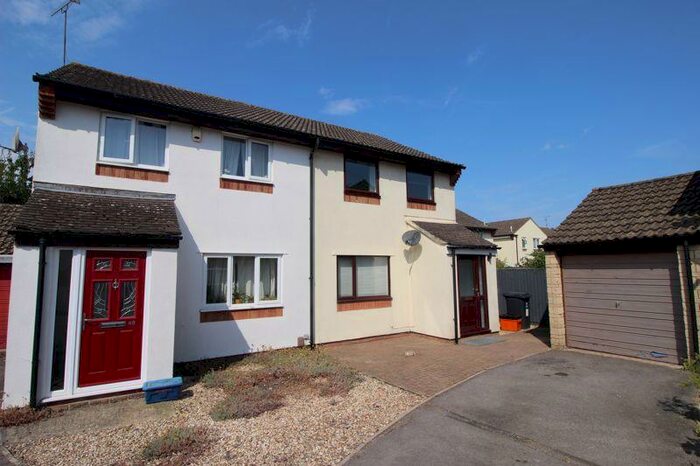 3 Bedroom Semi-Detached House To Rent In Bedroom Semi-detached House To Rent, Plattes Close, West Swindon, SN5