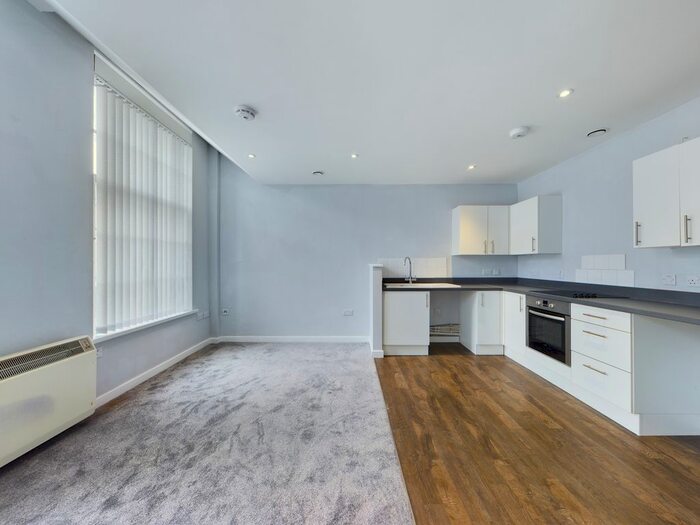 1 Bedroom Flat To Rent In Queens House, Paragon Street, HU1