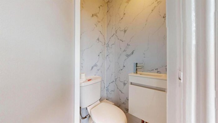 1 Bedroom Flat To Rent In West Cromwell Road, London, SW5