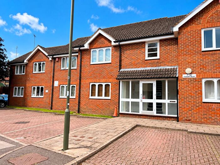 1 Bedroom Apartment For Sale In Chertsey, Surrey, KT16
